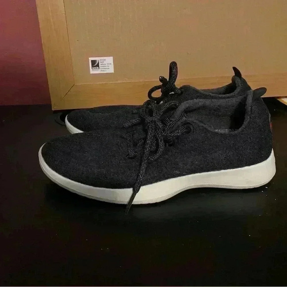 Allbirds Shoes - Picture 4 of 7